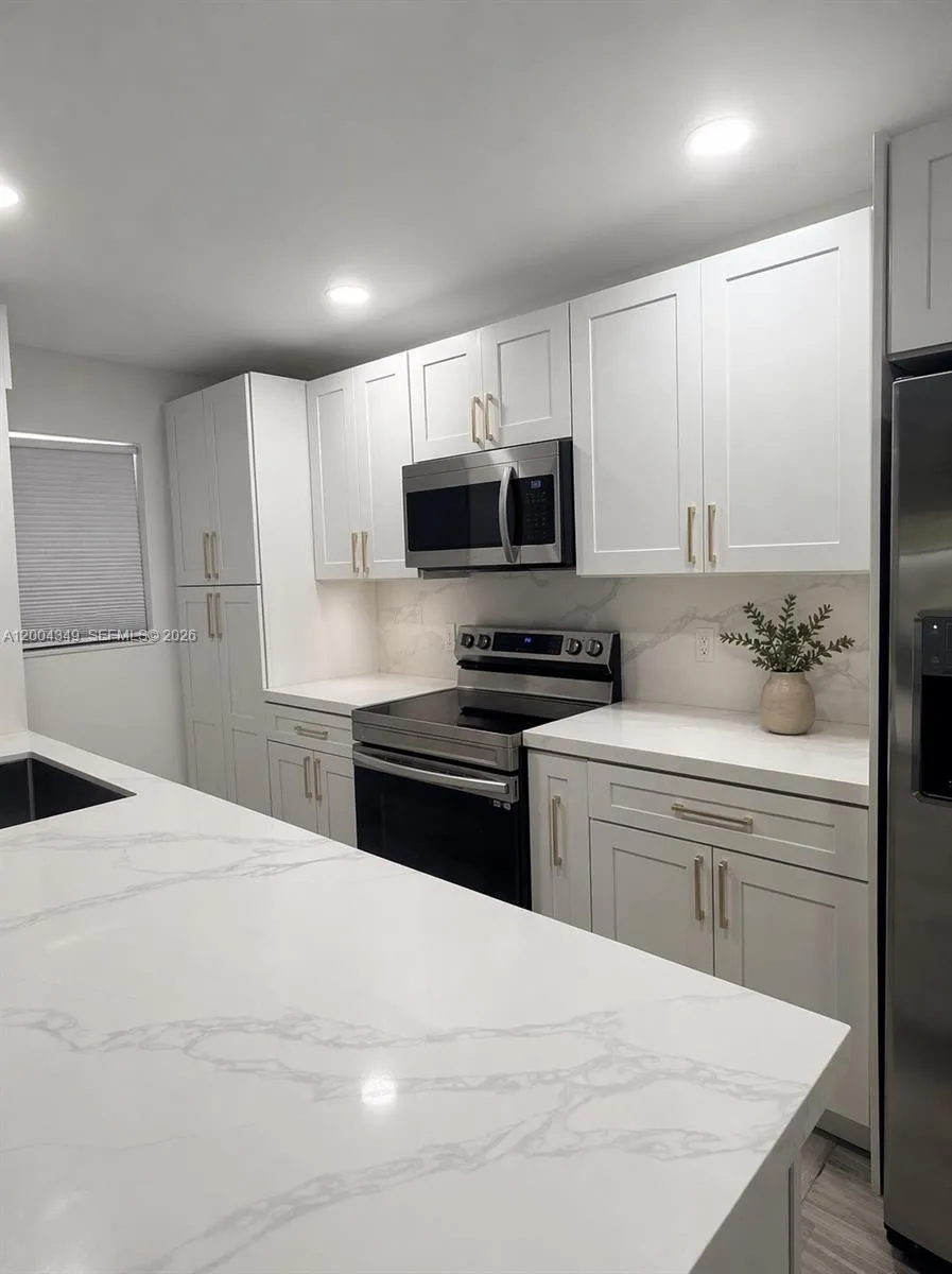 200 High Point Ct E # D, Delray Beach FL 33445