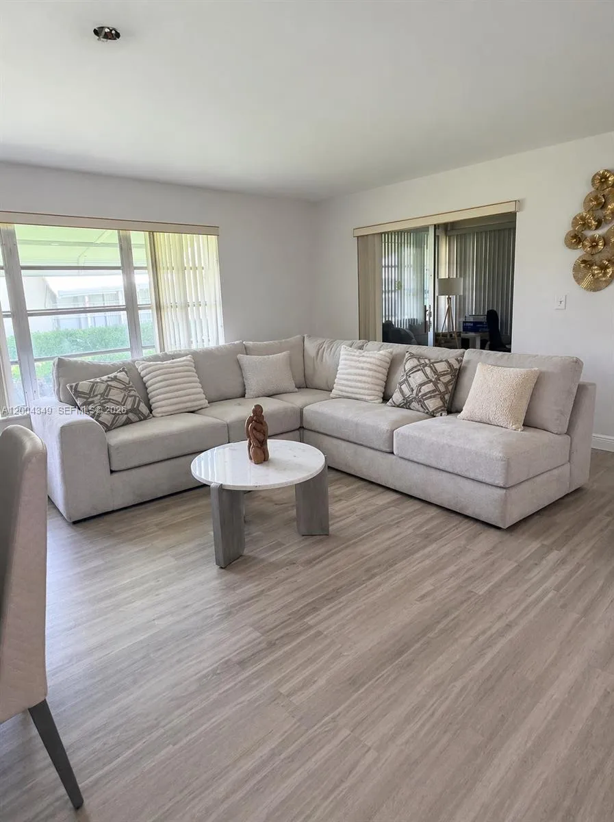 200 High Point Ct E # D, Delray Beach FL 33445