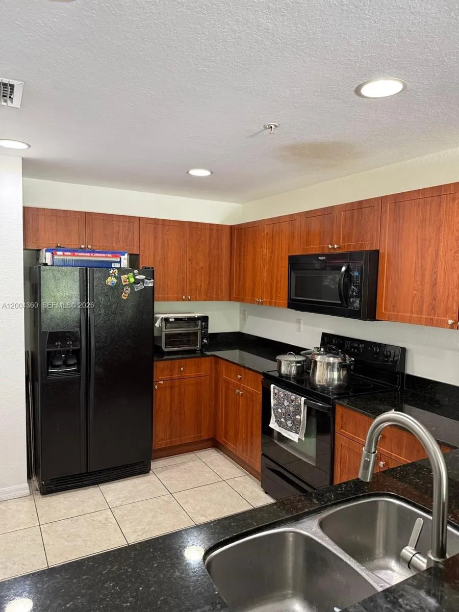 8999 NW 107th Ct # 1, Doral FL 33178