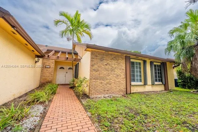 5501 SW 147th Pl, Miami FL 33185