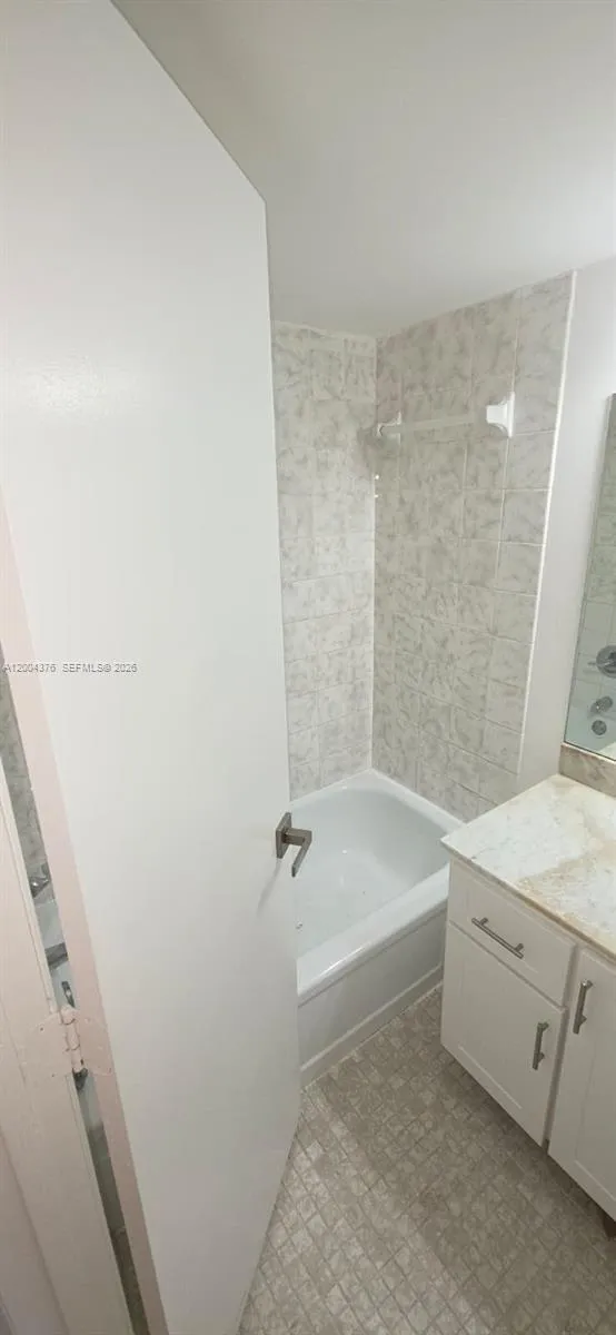 2750 NE 183rd St # 2010, Aventura FL 33160