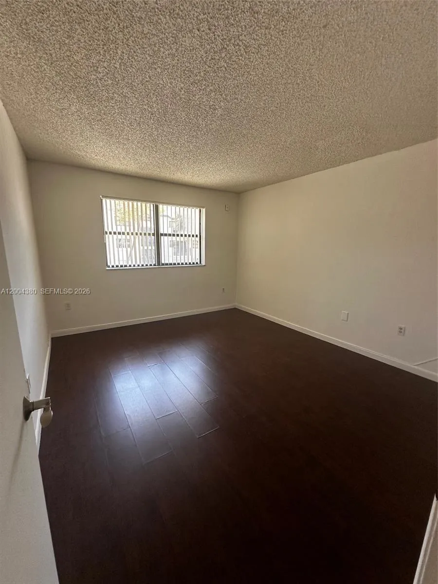 7220 NW 179th St # 201, Hialeah FL 33015