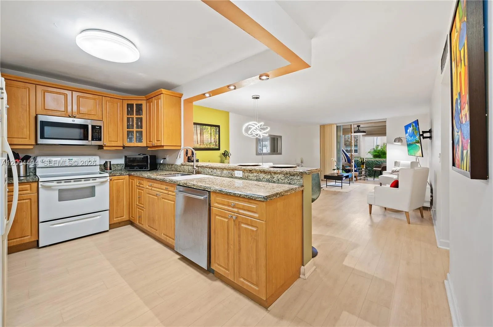 424 SE 10th St # 104, Dania Beach FL 33004