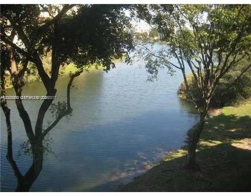 8775 Park Blvd # 305, Miami FL 33172