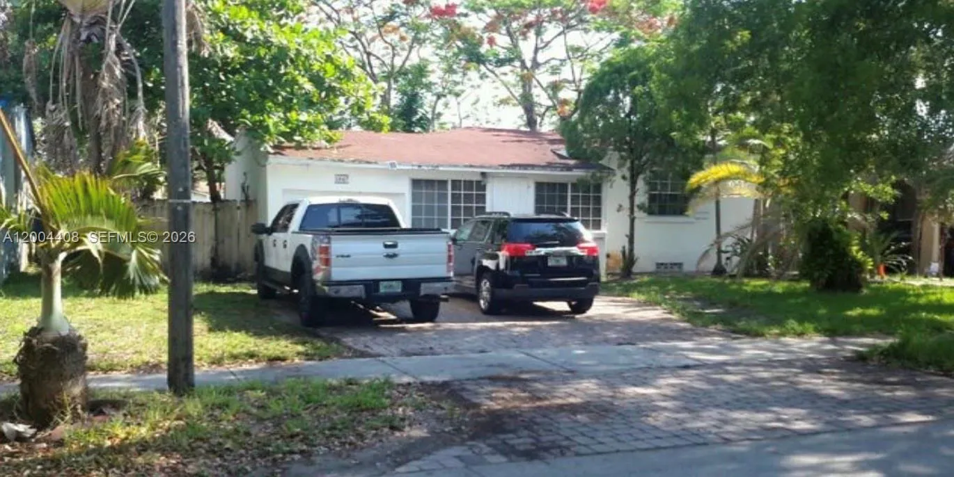 1841 Mayo St, Hollywood FL 33020