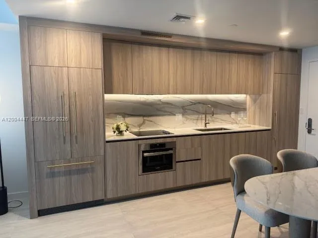 77 SE 5th St # 312, Miami FL 33131