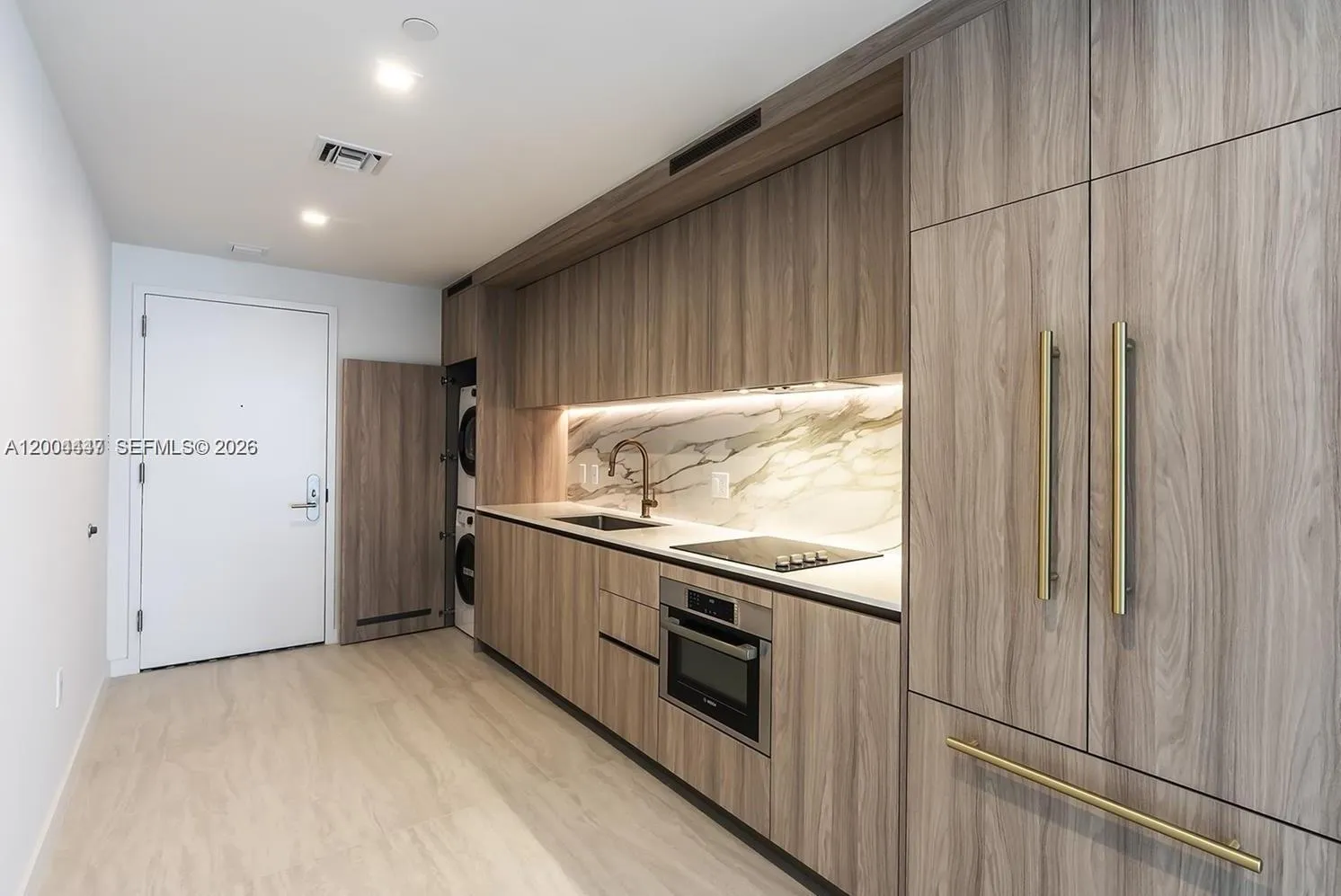 77 SE 5th St # 312, Miami FL 33131