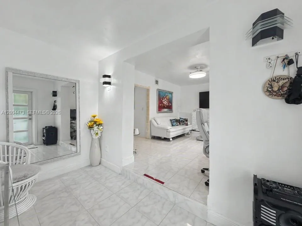 3554 SW 26th St, Miami FL 33133