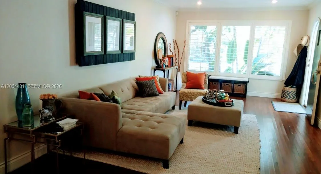 5718 SW 48th St, South Miami FL 33155