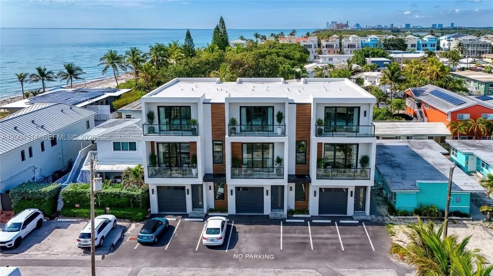 318 Walnut St, Hollywood FL 33019