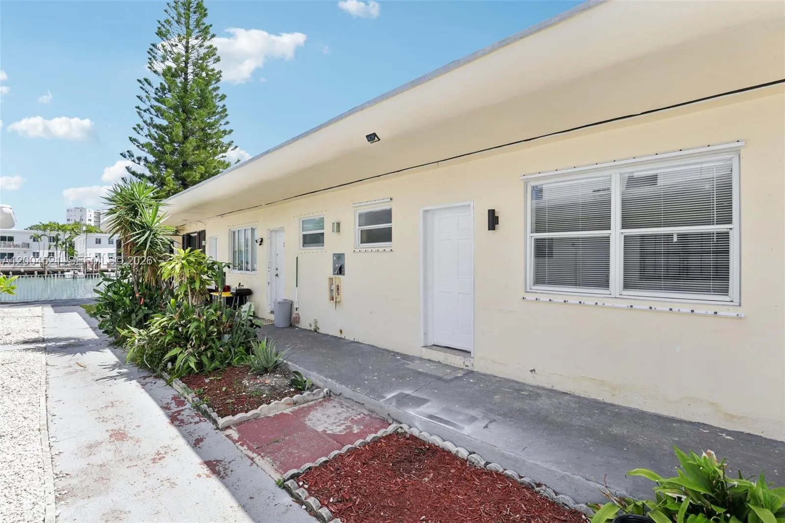 7975 Crespi Blvd, Miami Beach FL 33141