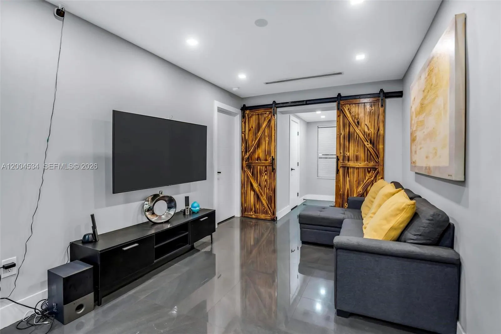 1741 NW 44th St, Miami FL 33142