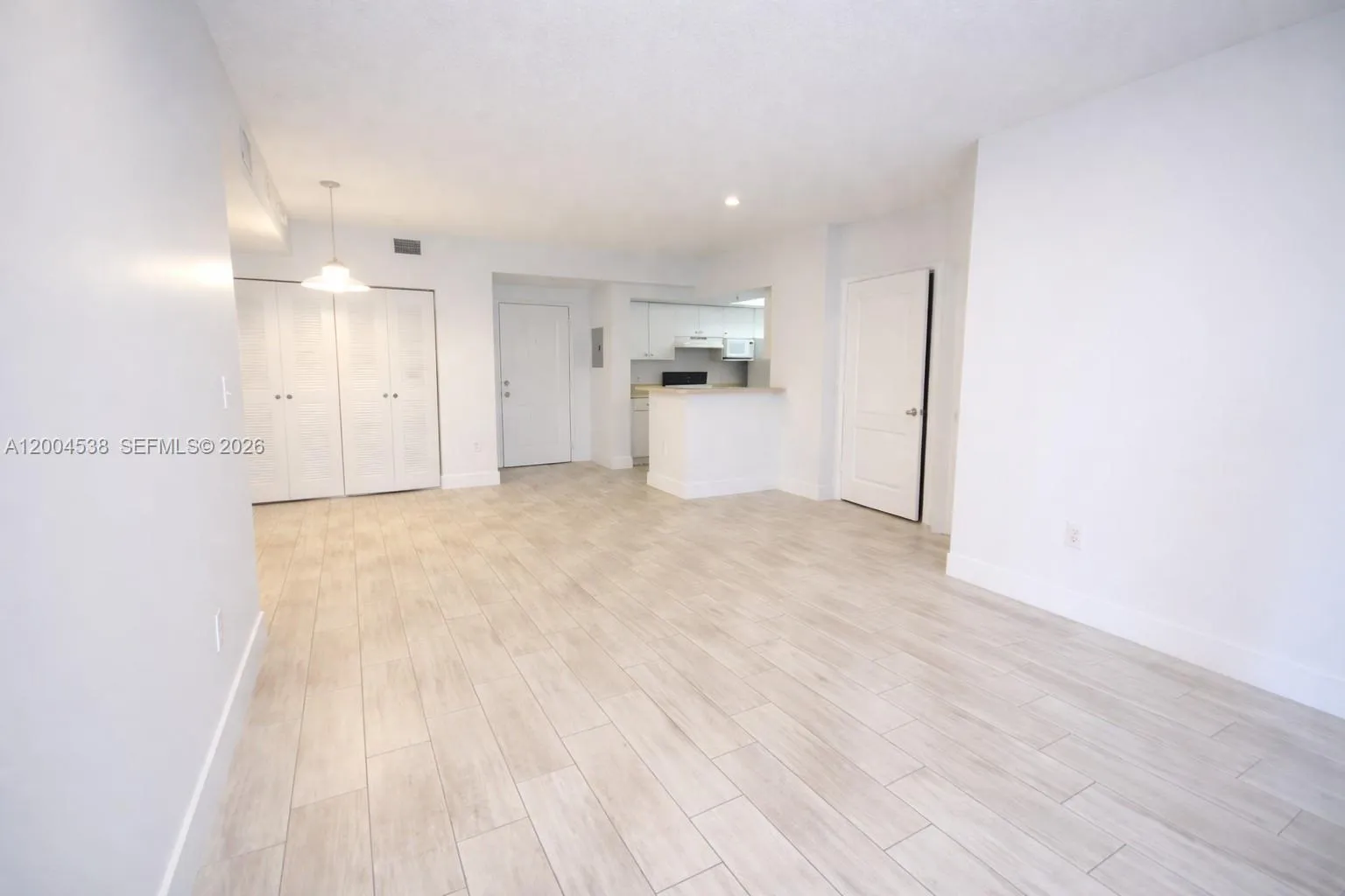 5085 NW 7th St # 706, Miami FL 33126