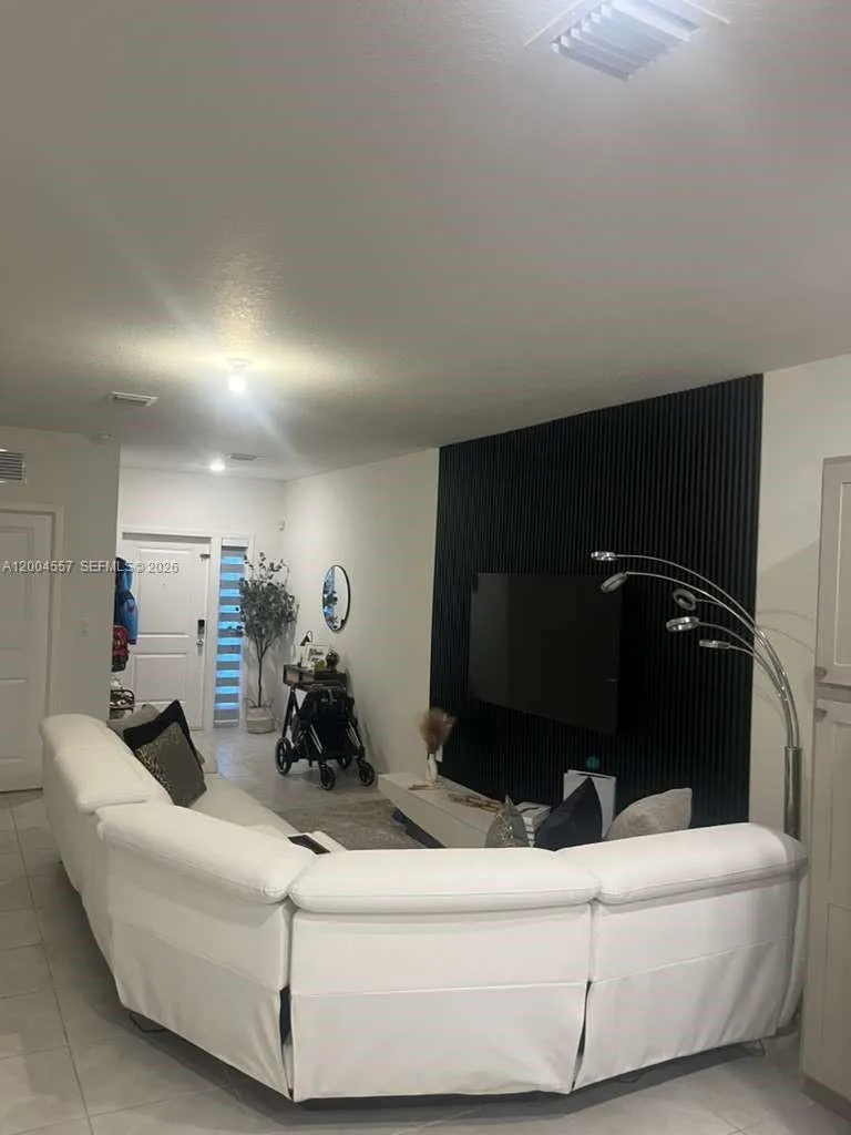 1431 NE 3rd Ave, Florida City FL 33034