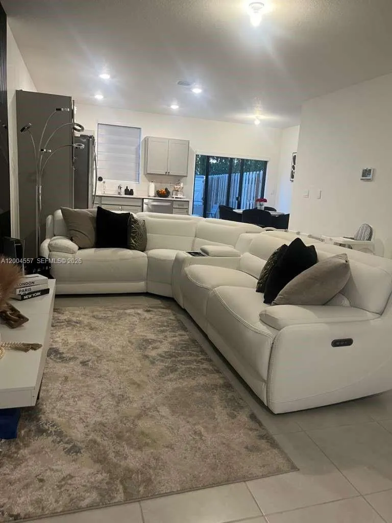 1431 NE 3rd Ave, Florida City FL 33034