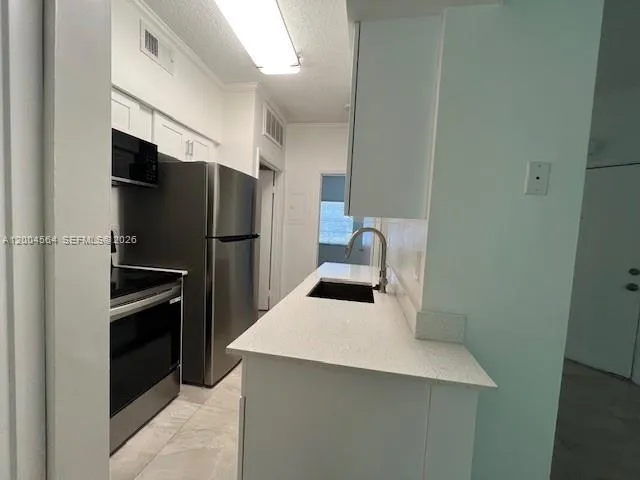 18326 NW 68th Ave # F, Hialeah FL 33015
