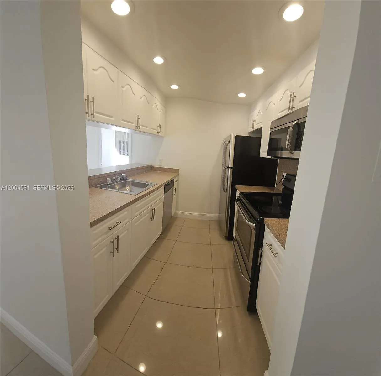 8160 Geneva Ct # 208, Doral FL 33166