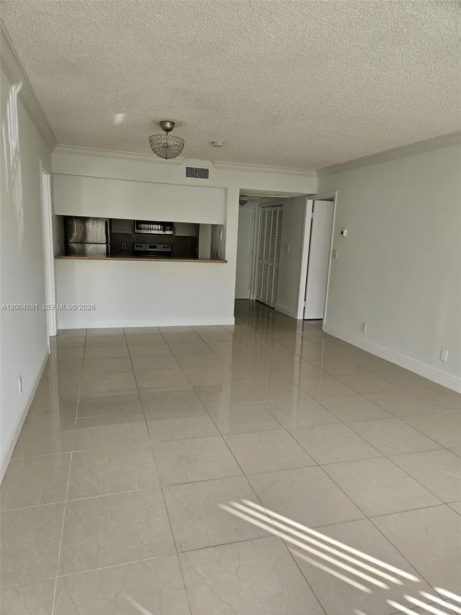 8160 Geneva Ct # 208, Doral FL 33166