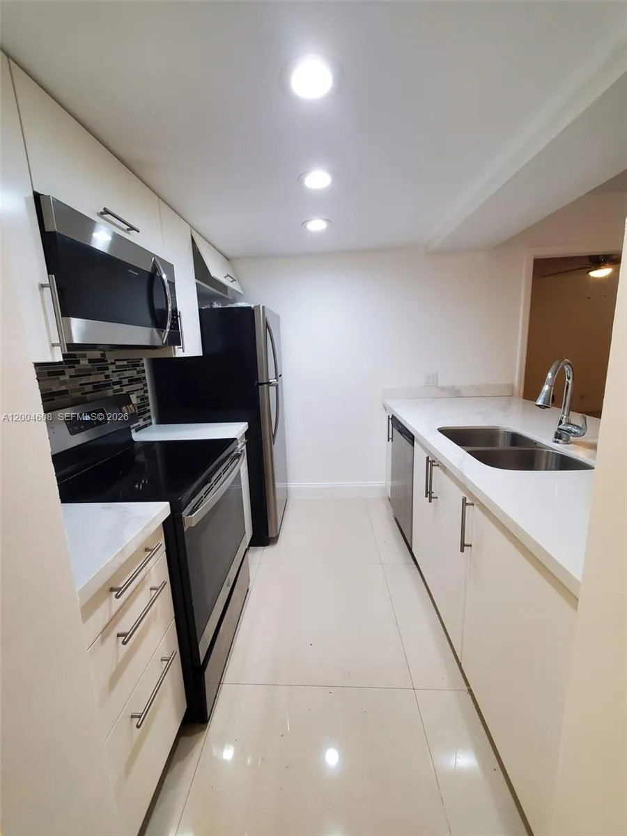 8100 Geneva Ct # 437, Doral FL 33166