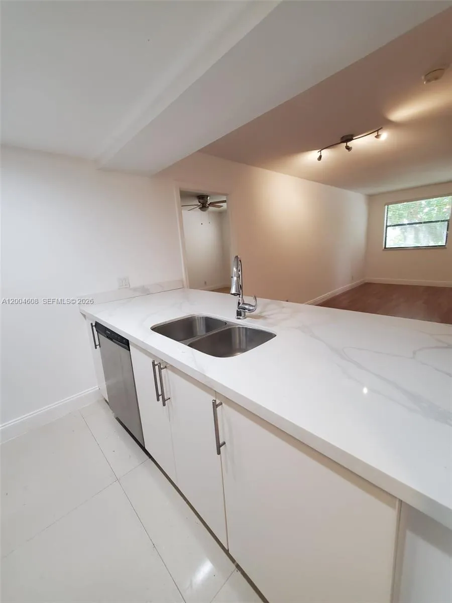 8100 Geneva Ct # 437, Doral FL 33166