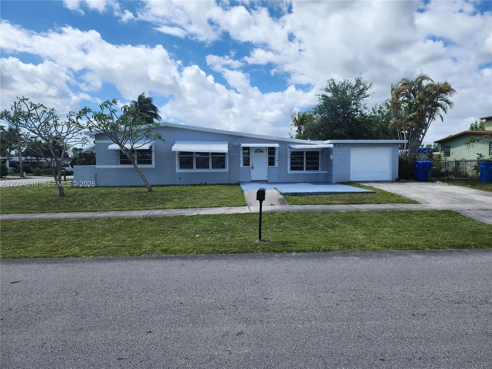 3 bedroom 2 bath for sale at 4100 SW 36th St, West Park FL 33023