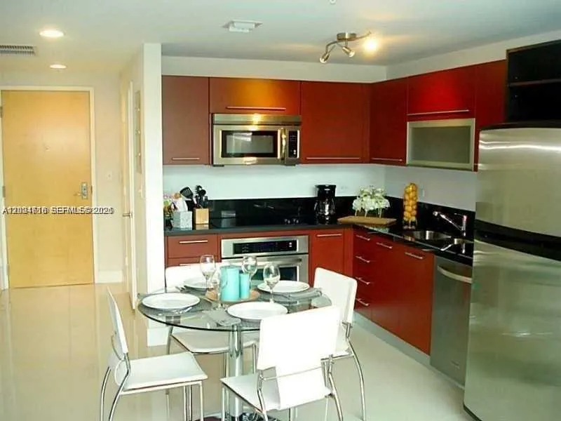 244 Biscayne Blvd # 647, Miami FL 33132