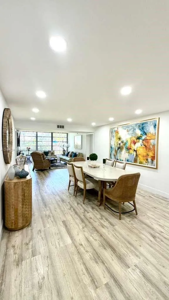 1721 Whitehall Dr # 101, Davie FL 33324