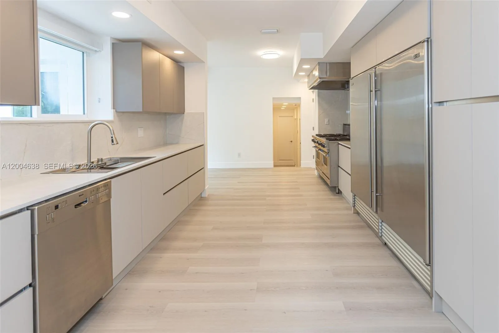 1690 Daytonia Rd, Miami Beach FL 33141