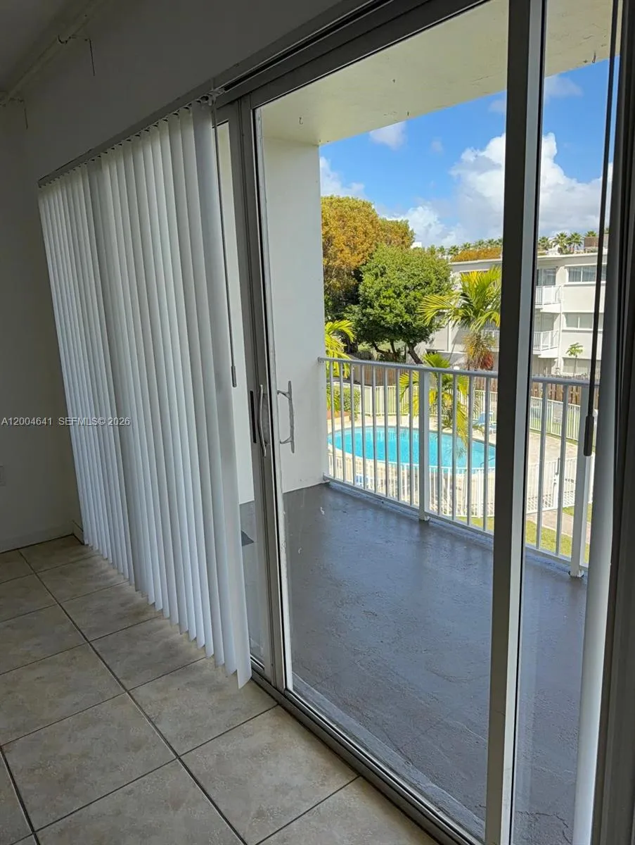 7713 SW 88th ST # A312, Miami FL 33122-1007