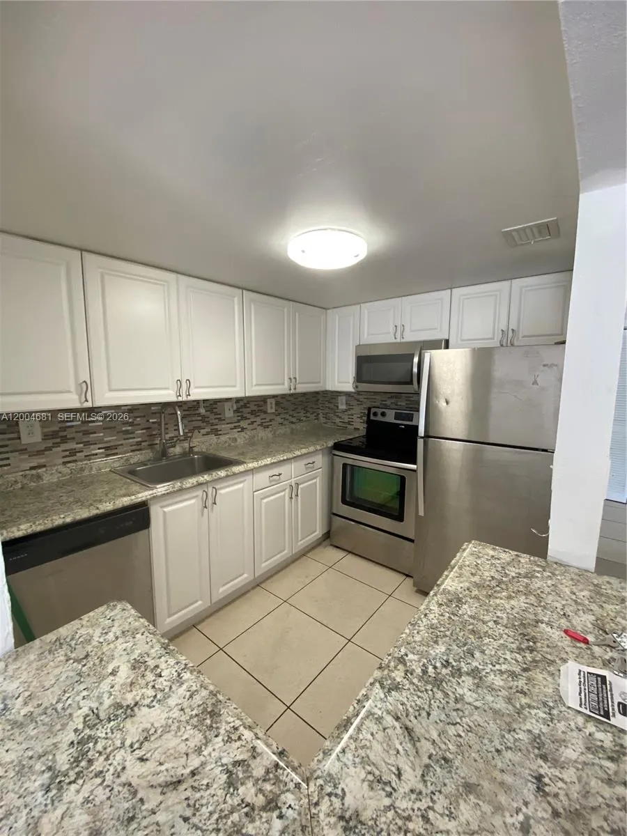 17600 NW 68th Ave # B2009, Hialeah FL 33015