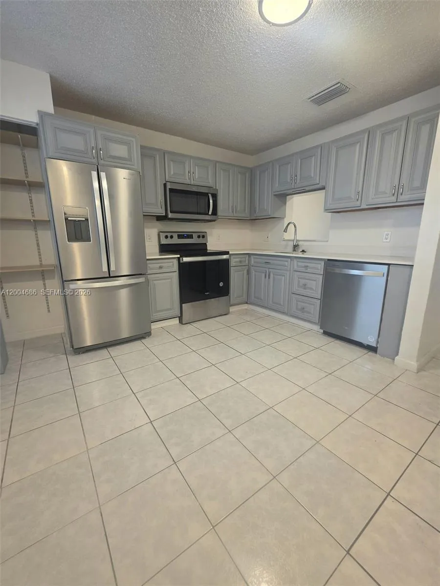 8958 W Sample Rd # 8958, Other City - In The State Of Florida FL 33065
