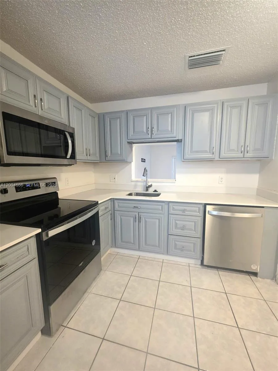 8958 W Sample Rd # 8958, Other City - In The State Of Florida FL 33065