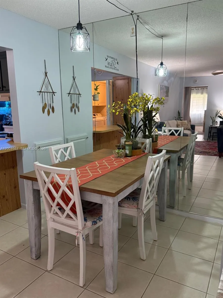 208 Pine Hov Cir # 2, Green Acres FL 33463