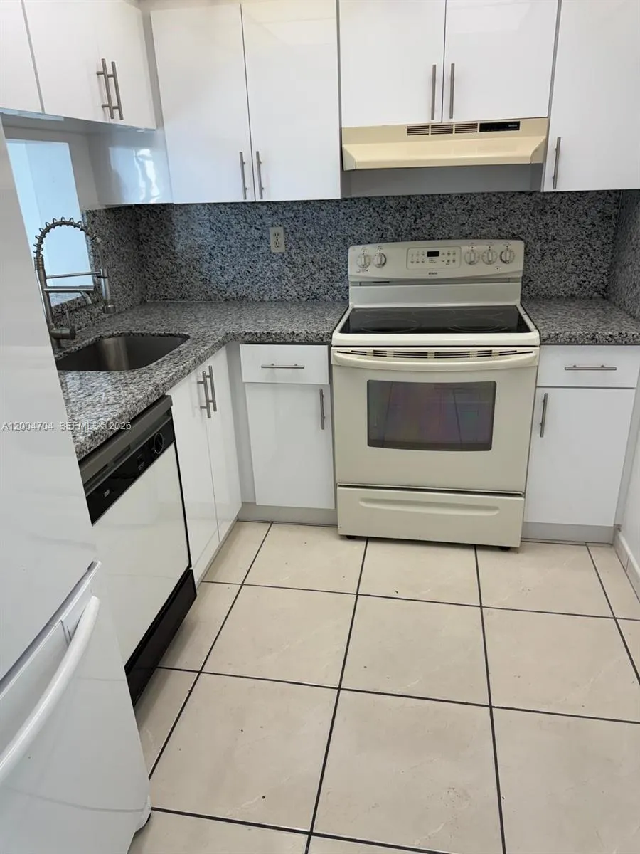 11790 SW 18th St # 3, Miami FL 33175