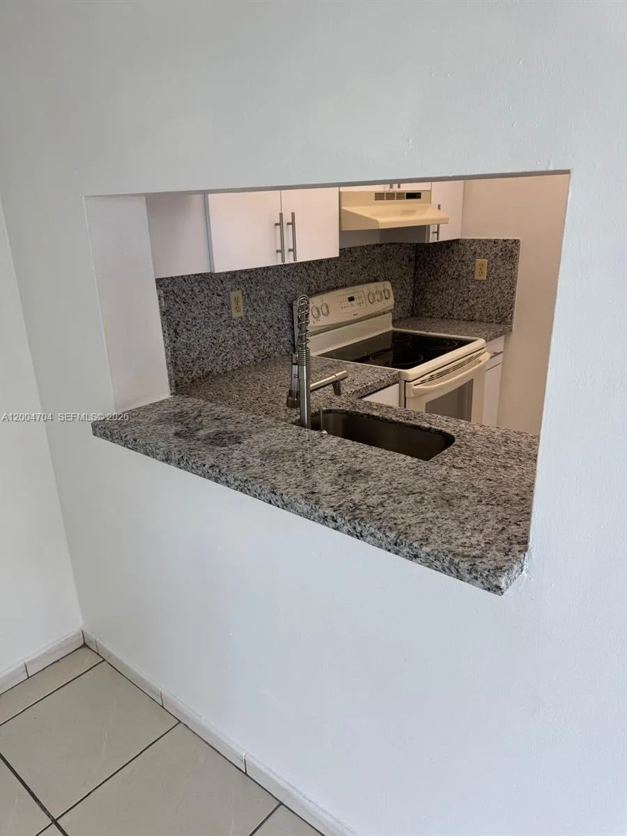 11790 SW 18th St # 3, Miami FL 33175