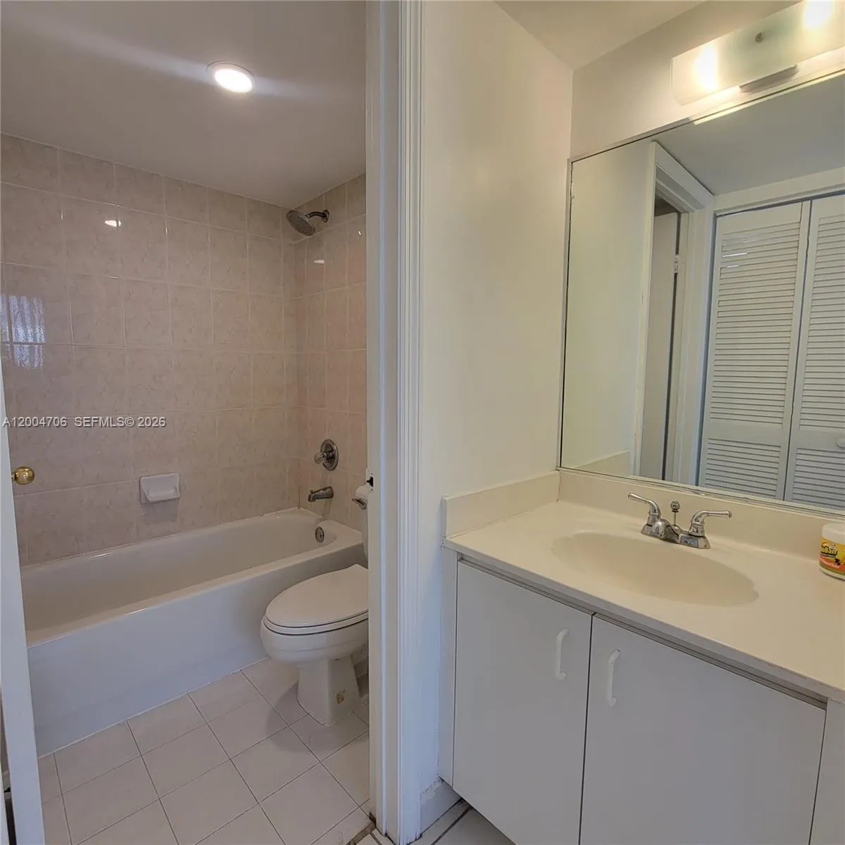 7601 Dickens Ave # 402, Miami Beach FL 33141