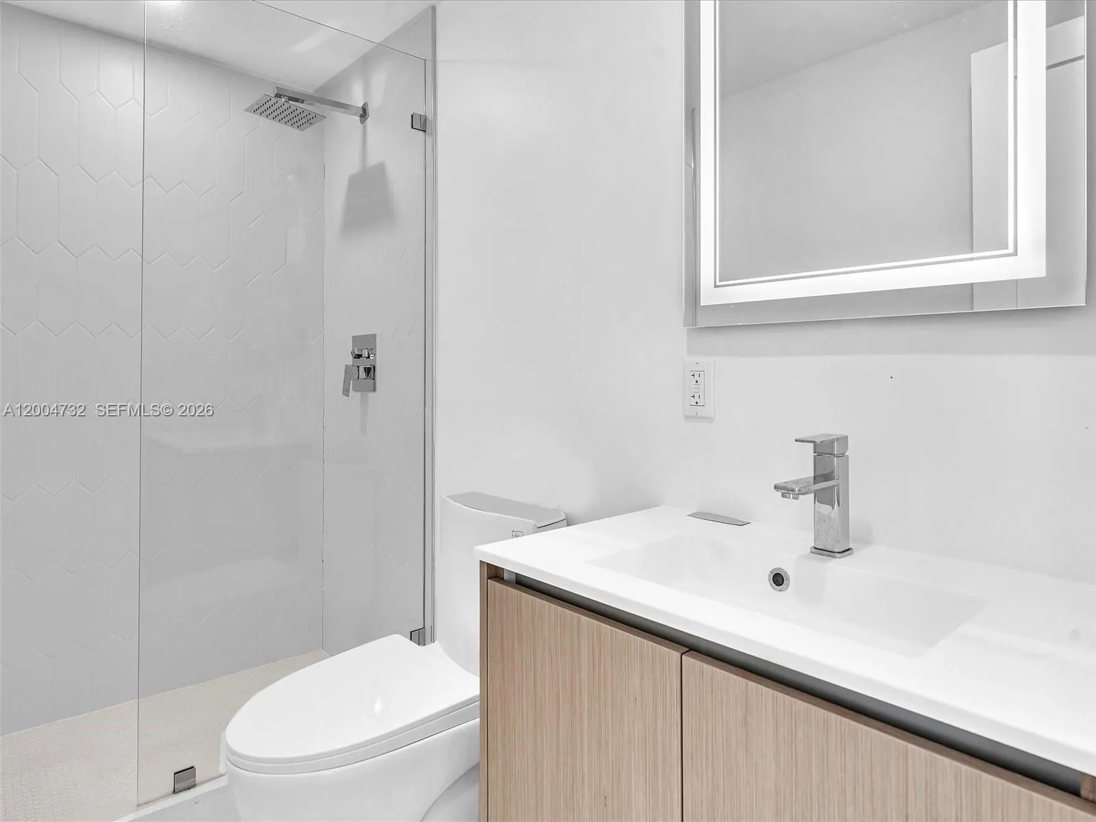 11900 N Bayshore Dr # 206, North Miami FL 33181