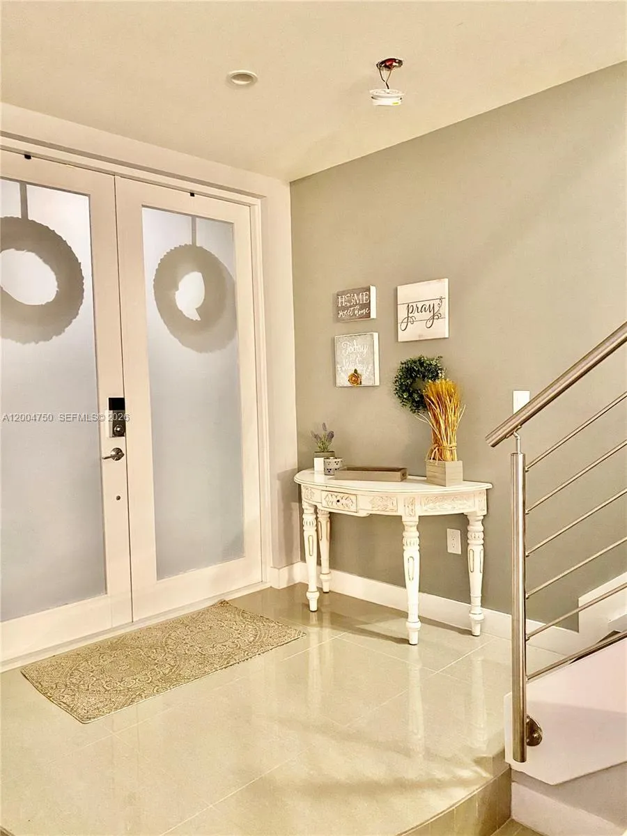 10424 NW 63rd Ter, Doral FL 33178