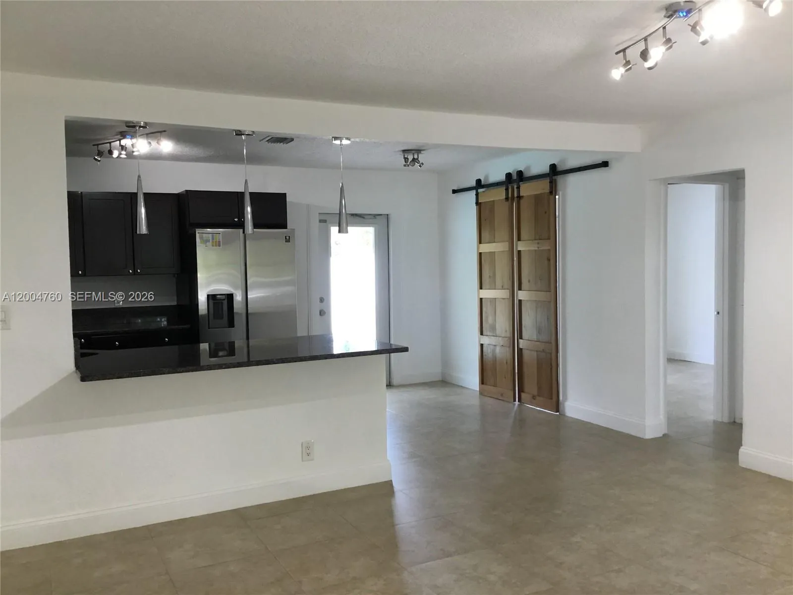 5881 SW 15th St, Plantation FL 33317