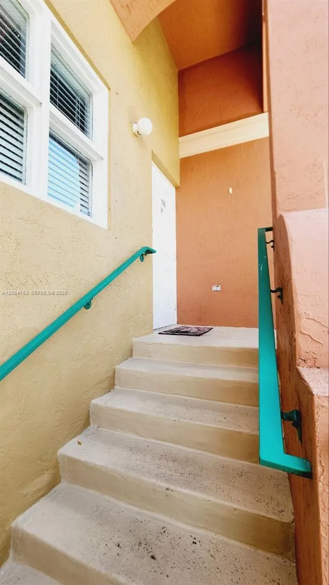 6960 NW 174th Ter # 706, Hialeah FL 33015