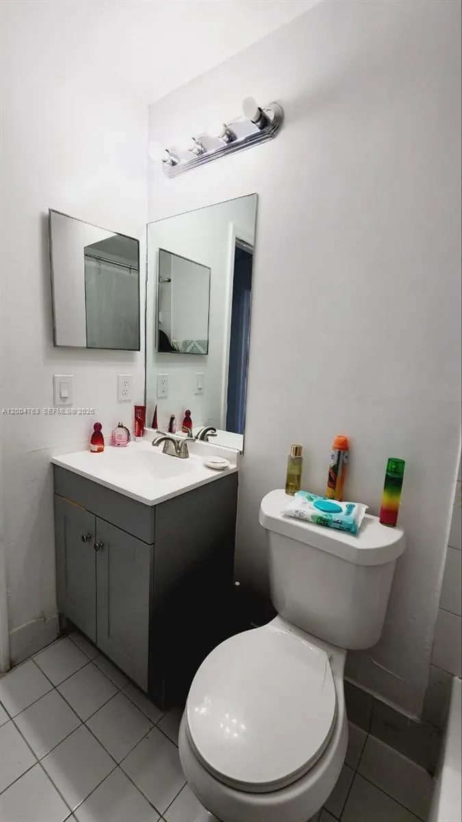 6960 NW 174th Ter # 706, Hialeah FL 33015