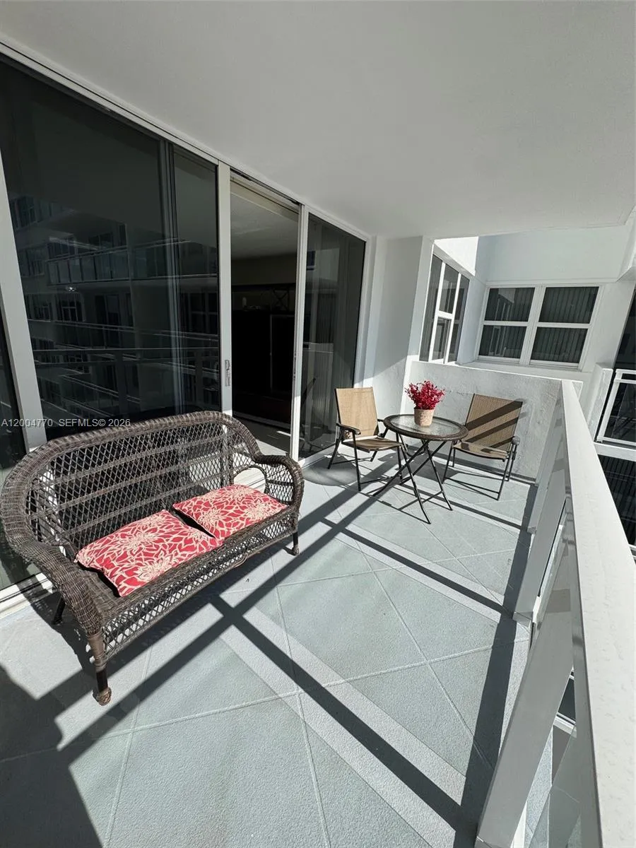 2030 S Ocean Dr # 403, Hallandale Beach FL 33009