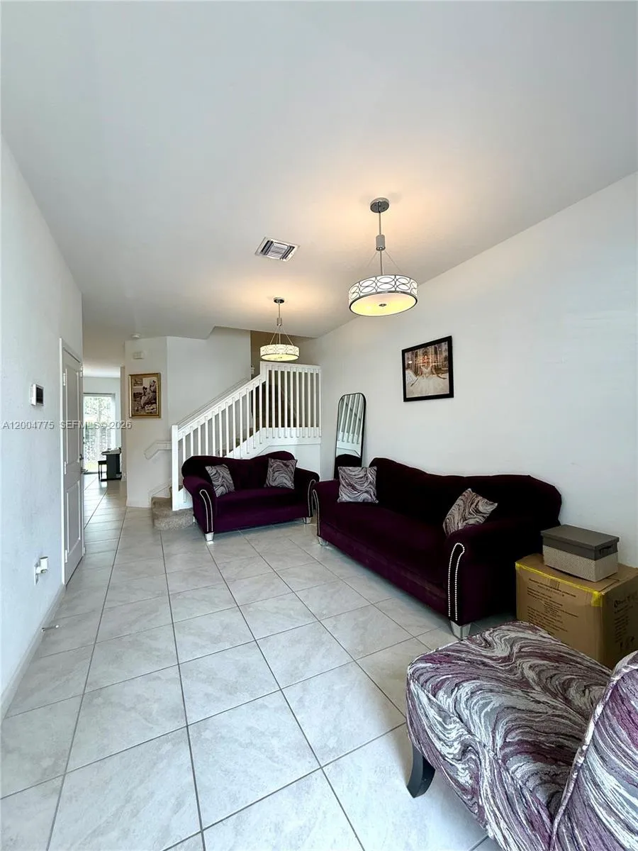 1088 NW 208th Ter, Miami Gardens FL 33169