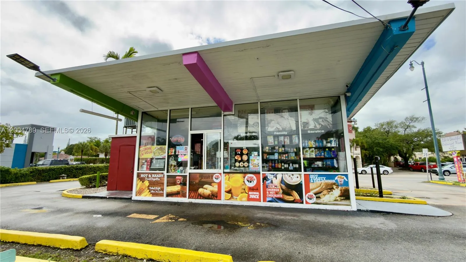 8th St, Miami FL 33134