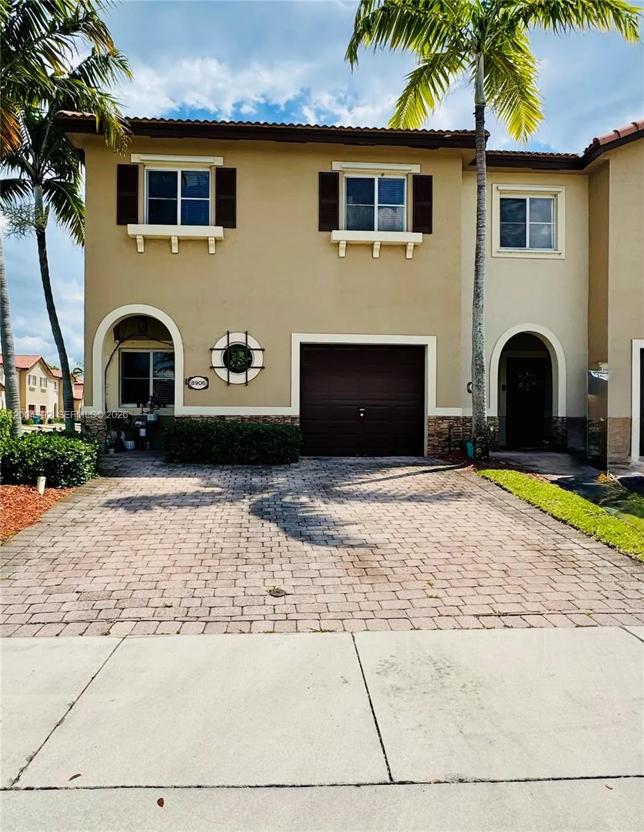 8906 SW 221st Ter, Cutler Bay FL 33190