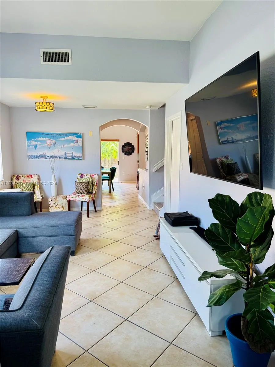 8906 SW 221st Ter, Cutler Bay FL 33190