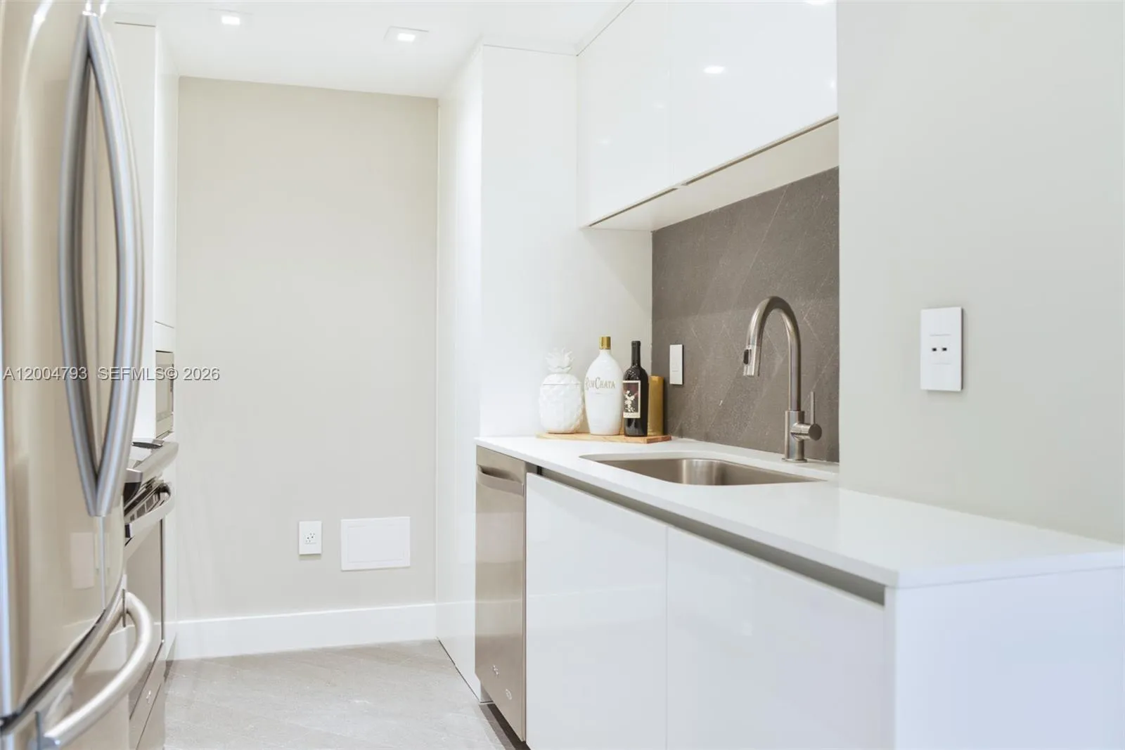 10275 Collins Ave # 320, Bal Harbour FL 33154