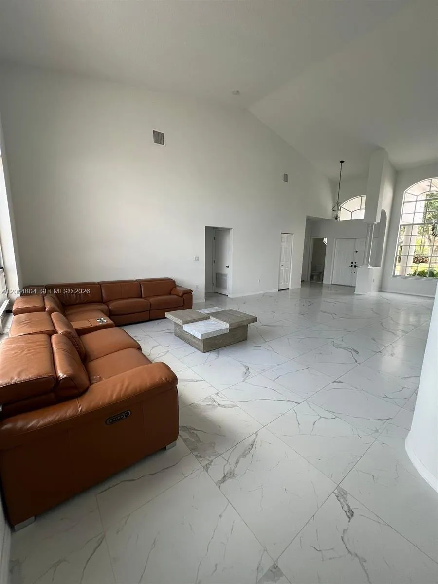 13840 NW 20th St, Pembroke Pines FL 33028