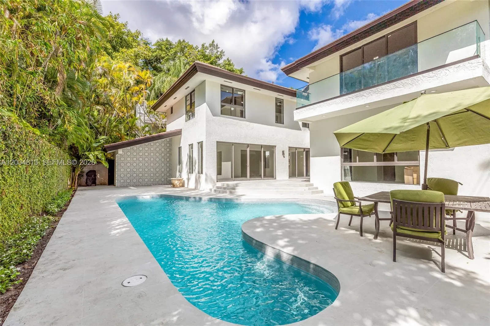 3900 S Douglas Rd, Coconut Grove FL 33133