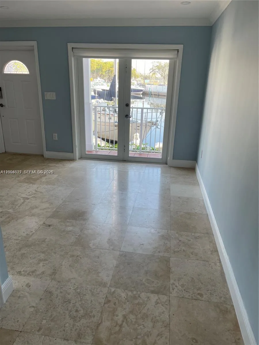 2415 NW 16th St Rd # 102, Miami FL 33125